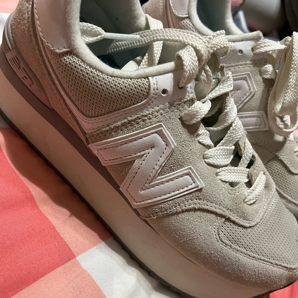 Platform new balance shoes